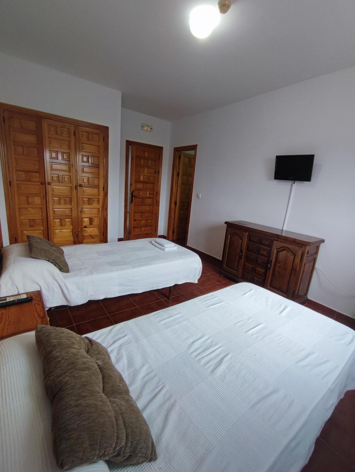 H Helechosa Hotel Phòng bức ảnh